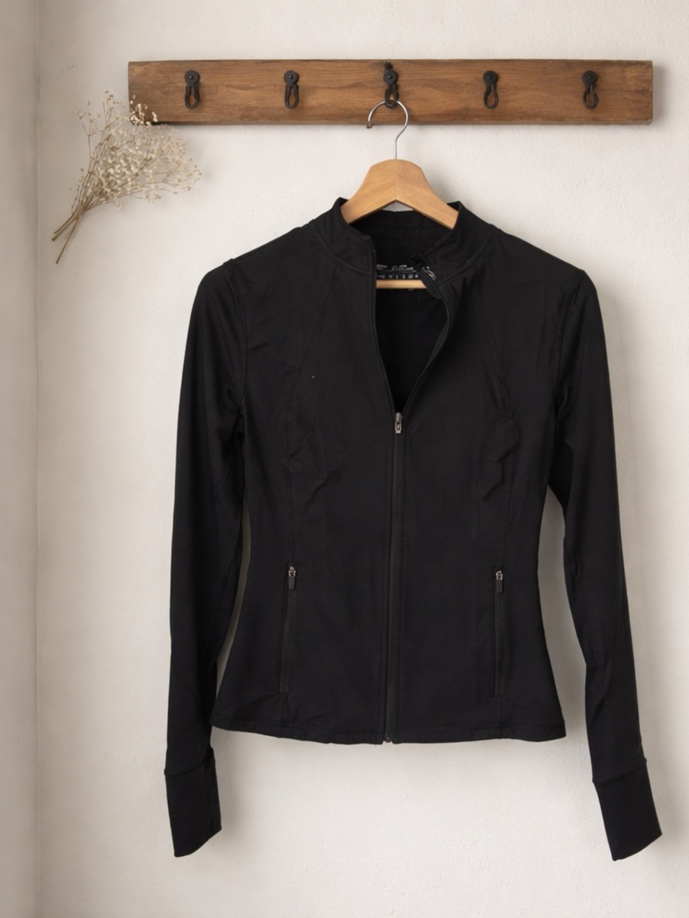 Women's Black Zip-Front Utility Jacket Zip Front Pockets &Thumb Holes Size S
NWT